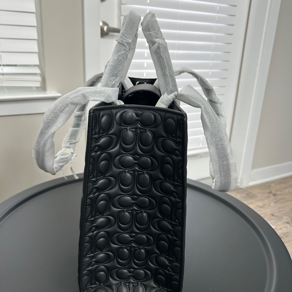 Coach Maggie Tote Bag In Signature Leather - Picture 8 of 11